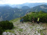 Blick auf den Wanderweg bergab zur tscherschutzhtte 