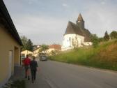  Totzenbacher Kirche in der Morgensonne 