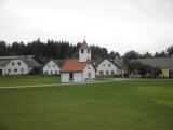  Blick zur Dorfkapelle von Streith 