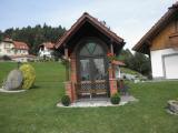  kleine Kapelle am Ortsbeginn von Hinter-Nebelberg 