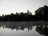  Blick ber den See zur Pfarrkirche Litschau 