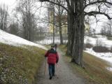  Wanderer am Klostersteig zum Schlossberg - Stift 