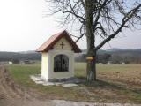  kleine Kapelle auf der Anhhe "Galgenau" 