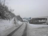  schner Wanderweg am Rande der Siedlung 