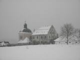  Blick zur Wallfahrstkirche Christkindl und Pfarrhof 