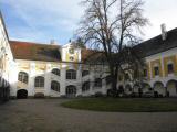  Innenhof des Schloss Tillysburg 