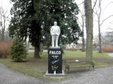 Falco-Statue (alias Hans Hlzel) im Kurpark von Gars am Kamp