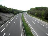 Blick auf die Wiener Auenring Autobahn - A21 - Richtung Westen 