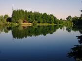  Blick ber den Teich zur Fischerhtte 