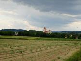 Blick zur Kath. Pfarrkirche hl Andreas in St. Andr an der Traisen 