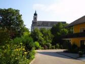 Blick zur Kath. Pfarrkirche - Zur schmerzhaften Gottesmutter Maria - Maria Jeutendorf