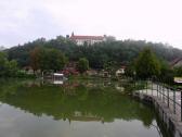  Blick ber den Schlossteich zum Schloss Sitzenberg 