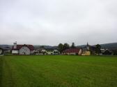 Blick zum FF-Gebude und zur Kath. Filialkirche hl. Bartholomus 