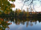  Blick ber den Herrensee zur Pfarrkirche Litschau 