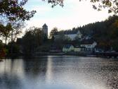 Blick ber den Herrensee zum Schloss Litschau mit dem Hungerturm 
