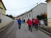  Wanderer in der Schilternerstrae in Langenlois 