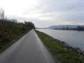  Wanderroute auf dem Treppelweg entlang der Donau 