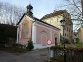  Blick zur Loreto-Kapelle und Pfarrhof 