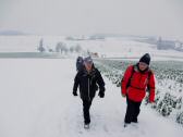  Wanderer bergan auf dem Rabenberg 