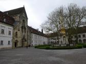 Blick zur romanischen Kloster-/Stiftskirche "Unsere Liebe Frau" 