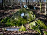  schnes Kriegerdenkmal am Wanderweg 