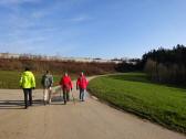  Blick auf die Wanderstrecke Richtung Westautobahn 