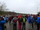  Marathonis warten auf den Abmarsch 