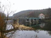  Blick zur Grenzbrcke ber die Thaya in Hardegg 