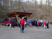 Marathonis bei der 2. Labestelle beim Parkplatz beim Merkersdorfer Bach 