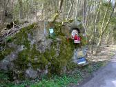  schnes heiligen Bild im Felsbrocken 