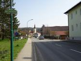  Blick ber die Horner Strae (B34) zur Pfarrkirche 