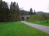 nochmals der Blick zum Viadukt (Kronbacherbrcke) der ehem. Pferdeeisenbahn von der anderen Seite 