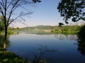 Blick auf einen schnen Teich bei der A1 - Nhe Hubertendorf