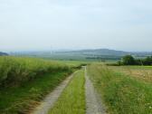  Blick auf die Wanderstrecke auf der Anhhe 