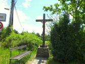 Blick zum Wegkreuz - Scheidewegkreuz- "Am Bisamberg und Fillenbaumgasse"