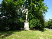 Blick zur Dreifaltigkeit in Kleinwetzdorf bei der Kastanienallee