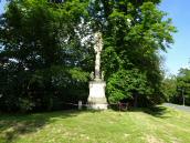 Blick zur Dreifaltigkeit in Kleinwetzdorf bei der Kastanienallee