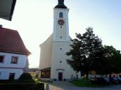 Blick zur Kath. Pfarrkirche hl. Johannes Evangelist in Viechtwang