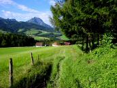  Blick auf die Wanderstrecke bergab nach Reisenberg 