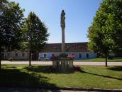 Blick zur Mariensule am Marktplatz in Kirchberg an der Wild 