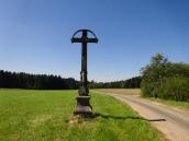 sdwestlich von Breitenfeld steht dieses Hochkreuz - das Bhm Steinkreuz