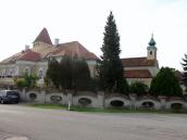 Blick zum Schloss Hainstetten und zur Kapelle 