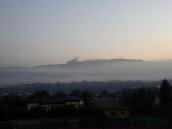  im Morgennebel der Fernblick nach Maria Taferl 