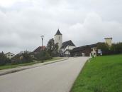  Blick zur Kath. Pfarrkirche hl. Katharina in Allhartsberg 