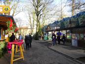  Stimmungsvoller Adventmarkt auf der Promenade 