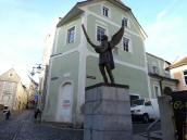 Statue des Erzengel Michaels vor der Michaeler- bzw. Brgerspitalskirche