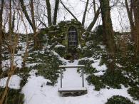  die Lourdes Grotte auf dem Weiterner Kellerweg 