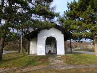  Blick zur schnen Hubertuskapelle bei Hagenbrunn 