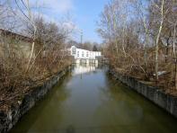 Blick auf den Marchfeldkanal flussaufwrts zum Einlaufwerk 