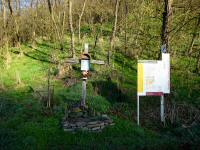  schnes Holzkreuz am Wegesrand 